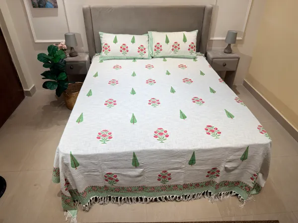 Royal_Bedspread_Hand_Blocked