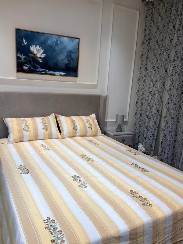 Yellow_Striped_Floral_Print_Bed_Sheet_Set