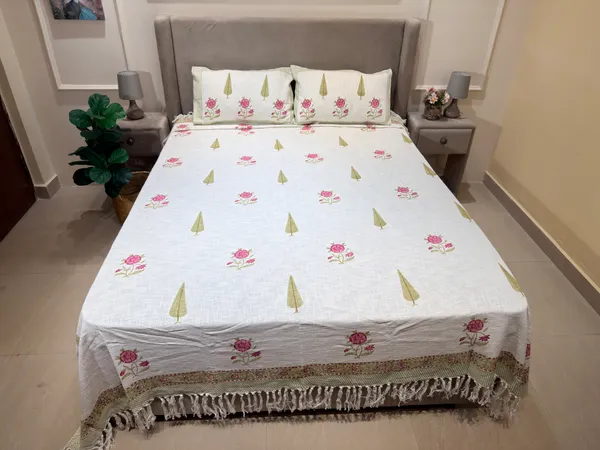 Royal_Bedspread_Hand_Blocked