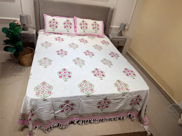 Royal_Bedspread_Hand_Blocked