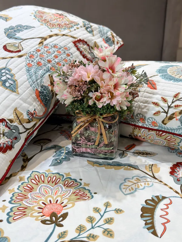 Spring_Floral_Bedspread_With_Quilted_Pillow_Case