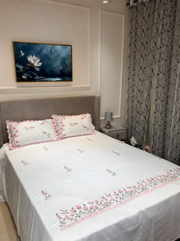 White_Floral_Embroidered_Bed_Sheet_Set