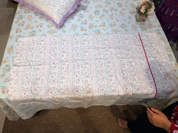 Petals_Ruffled_Bed_Sheet_Set
