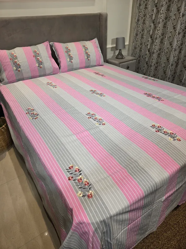 Pink_Grey_Striped_Floral_Bed_Sheet_Set