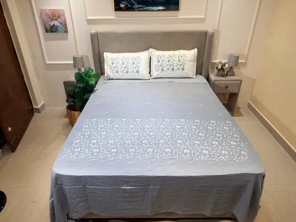 Grey_Floral_Print_King_Size_Bed_Sheet