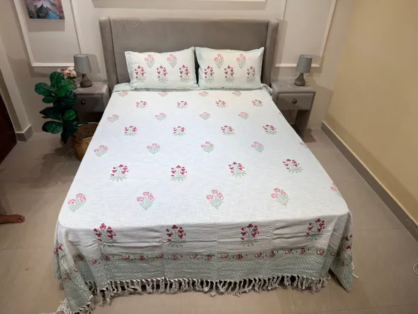 Royal_Bedspread_Hand_Blocked