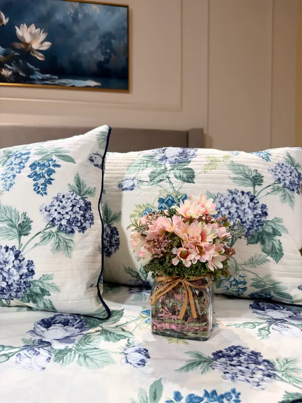 Spring_Floral_Bedspread_With_Quilted_Pillow_Case