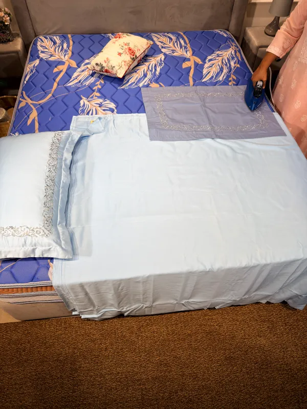 Royal_Embellished_Embroidered_Bed_Sheets