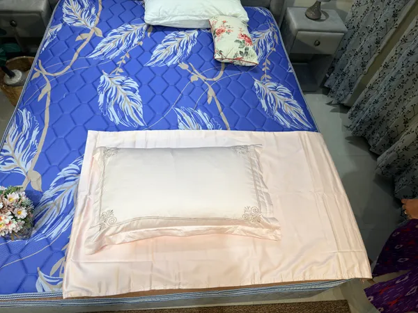 Royal_Embellished_Embroidered_Bedsheets