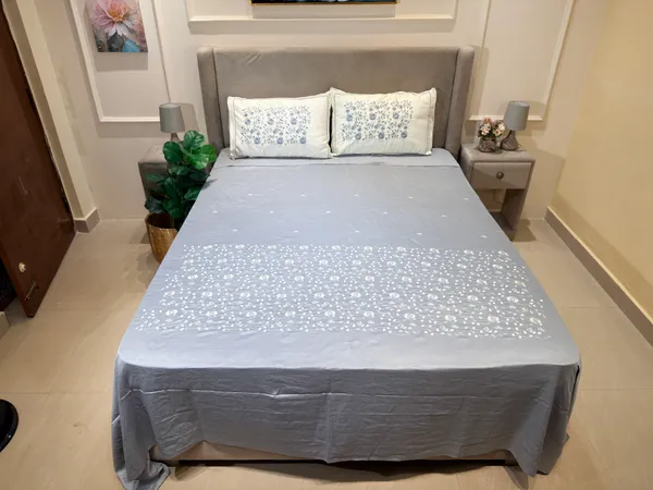 Grey_Floral_Print_King_Size_Bed_Sheet