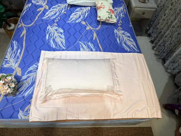 Royal_Embellished_Embroidered_Bedsheets