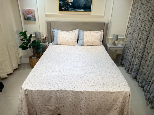 Beige_Bed_Sheet
