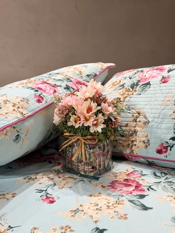 Spring_Floral_Bedspread_With_Quilted_Pillow_Case