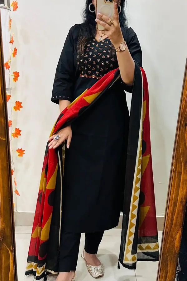 Black_Cotton_Floral_Embroidered_Kurta_Set_For_Women