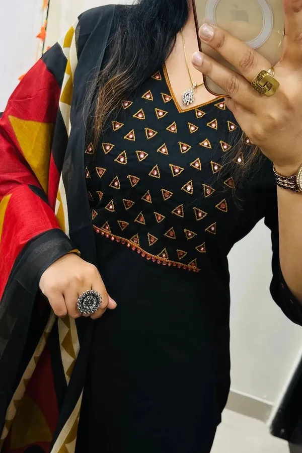 Black_Cotton_Floral_Embroidered_Kurta_Set_For_Women
