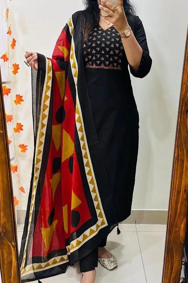 Black_Cotton_Floral_Embroidered_Kurta_Set_For_Women