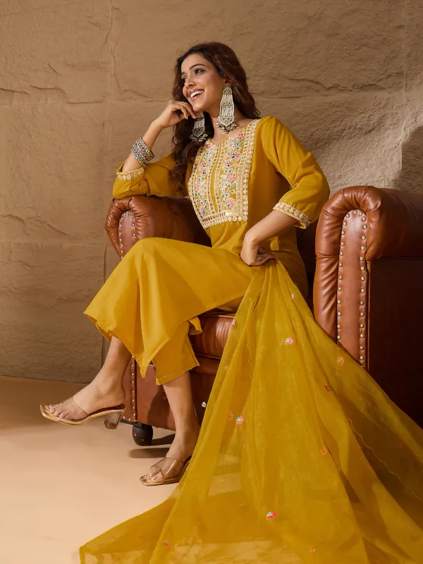 Floral_Embroidered_Silk_Round_Neck_Kurta_Trouser_And_Dupatta_Set