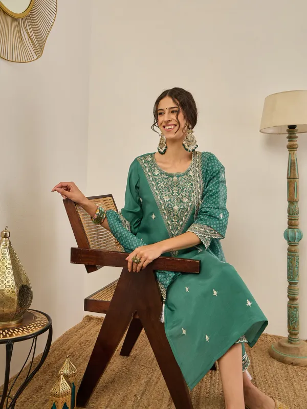 Floral_Embroidered_Silk_Blend_Round_Neck_Kurta_Trouser_&_Dupatta