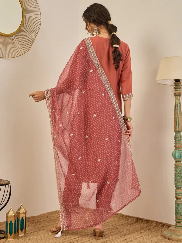 Floral_Embroidered_Silk_Blend_Round_Neck_Kurta_Trouser_&_Dupatta