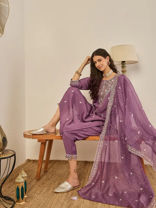 Floral_Embroidered_Silk_Blend_Round_Neck_Kurta_Trouser_&_Dupatta