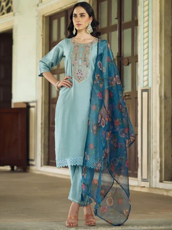 Floral_Embroidered_Viscose_Rayon_Round_Neck_Kurta_Trouser_&_Dupatta