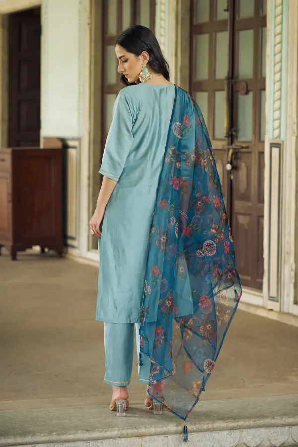 Floral_Embroidered_Viscose_Rayon_Round_Neck_Kurta_Trouser_&_Dupatta