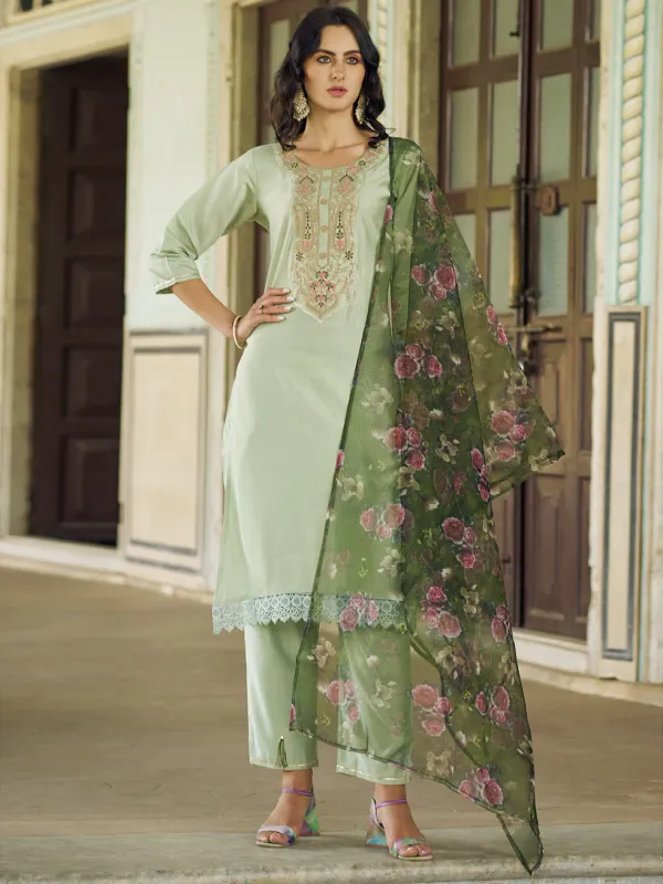 Floral_Embroidered_Viscose_Rayon_Round_Neck_Kurta_Trouser_&_Dupatta