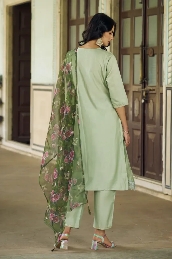 Floral_Embroidered_Viscose_Rayon_Round_Neck_Kurta_Trouser_&_Dupatta