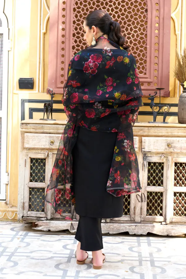 Floral_Embroidered_Viscose_Rayon_Round_Neck_Kurta_Trouser_&_Dupatta