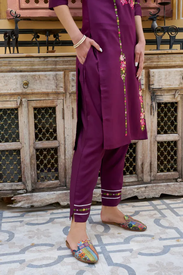 Floral_Embroidered_Viscose_Rayon_Round_Neck_Kurta_Trouser_&_Dupatta