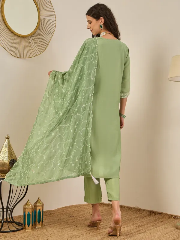 Floral_Embroidered_Cotton_Silk_V_Neck_Kurta_Trouser_&_Dupatta