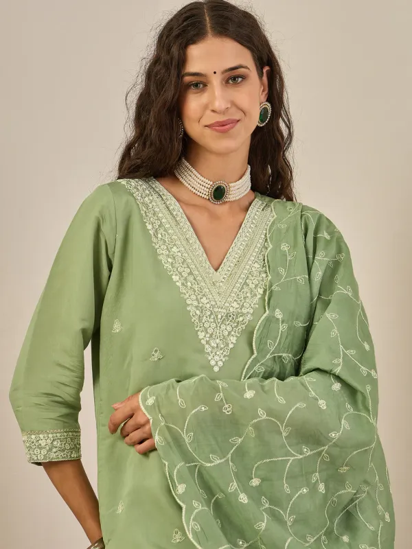 Floral_Embroidered_Cotton_Silk_V_Neck_Kurta_Trouser_&_Dupatta