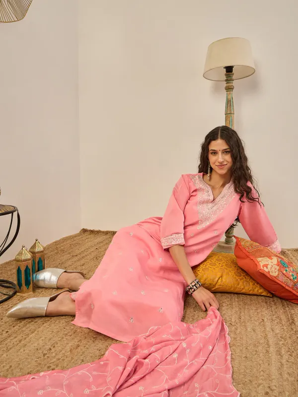 Floral_Embroidered_Cotton_Silk_V_Neck_Kurta_Trouser_&_Dupatta