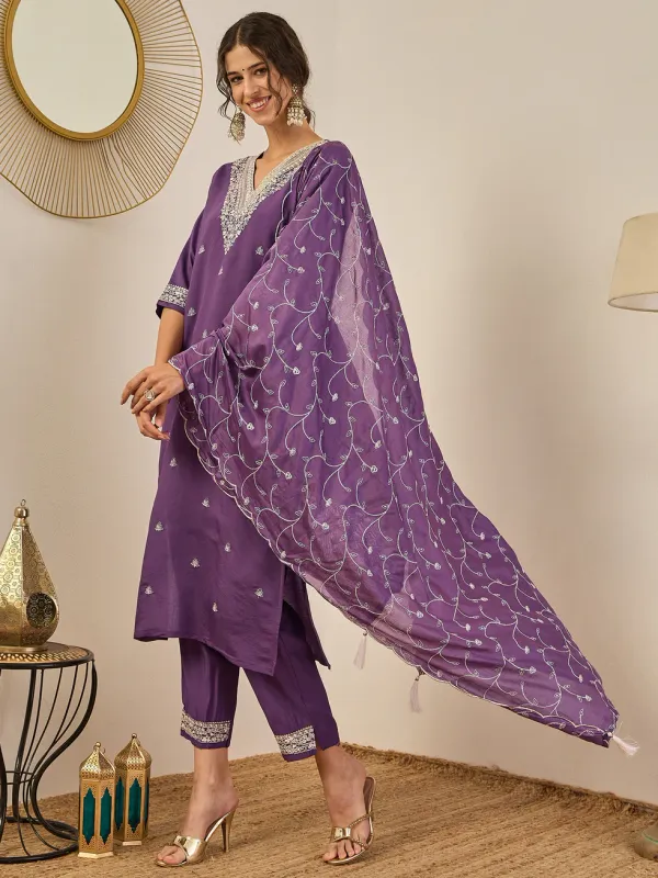 Floral_Embroidered_Cotton_Silk_V_Neck_Kurta_Trouser_&_Dupatta