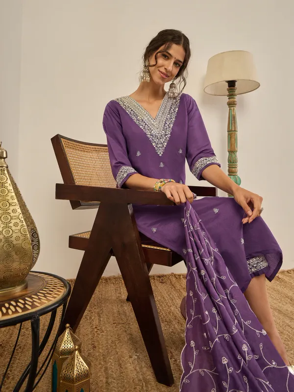 Floral_Embroidered_Cotton_Silk_V_Neck_Kurta_Trouser_&_Dupatta