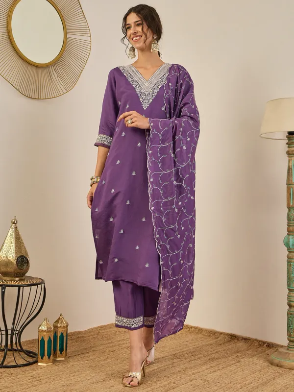 Floral_Embroidered_Cotton_Silk_V_Neck_Kurta_Trouser_&_Dupatta