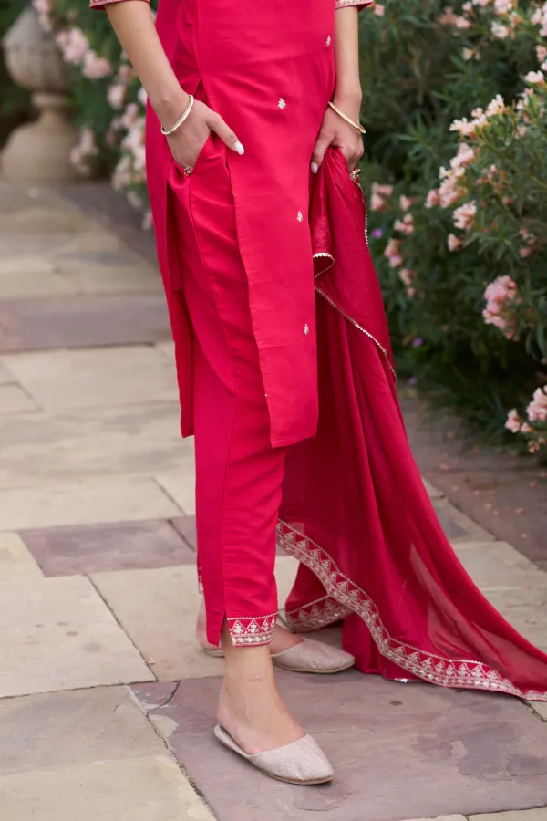 Floral_Embroidered_Cotton_Silk_V_Neck_Kurta_Trouser_&_Dupatta