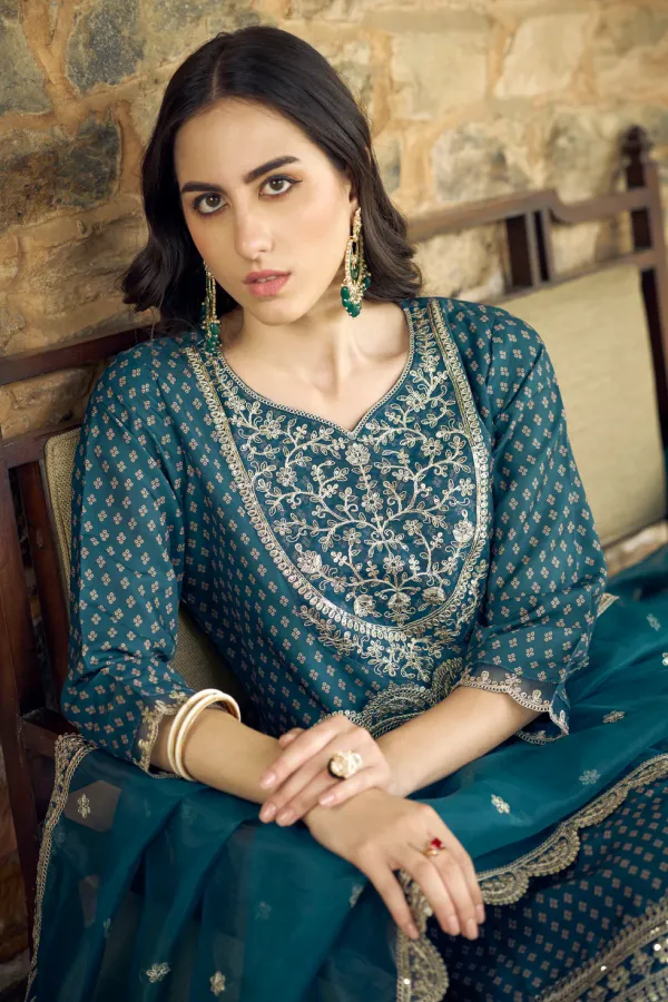 Floral_Embroidered_Muslin_Round_Neck_Kurta_Trouser_&_Dupatta