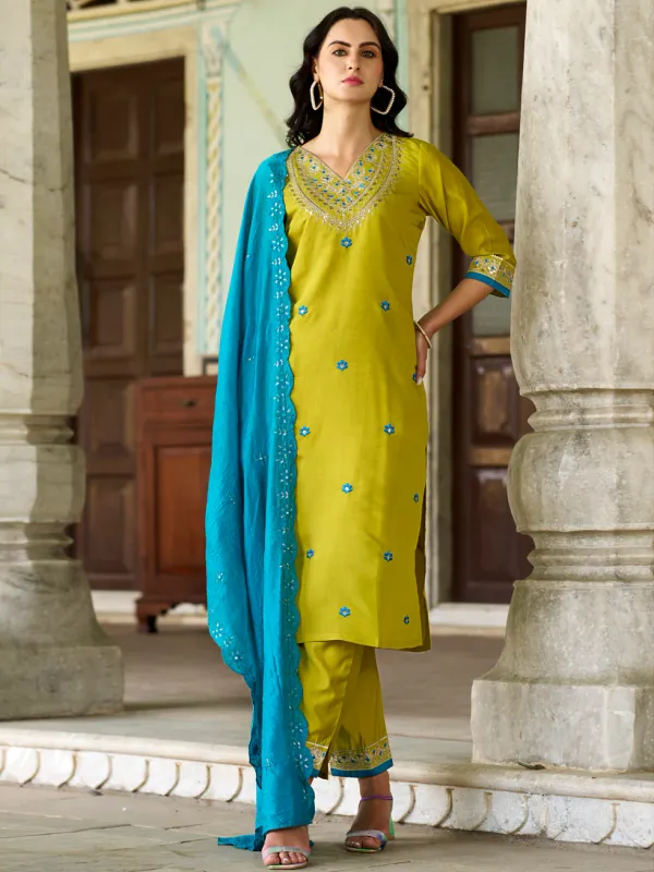 Floral_Embroidered_Muslin_V_Neck_Kurta_Trouser_&_Dupatta