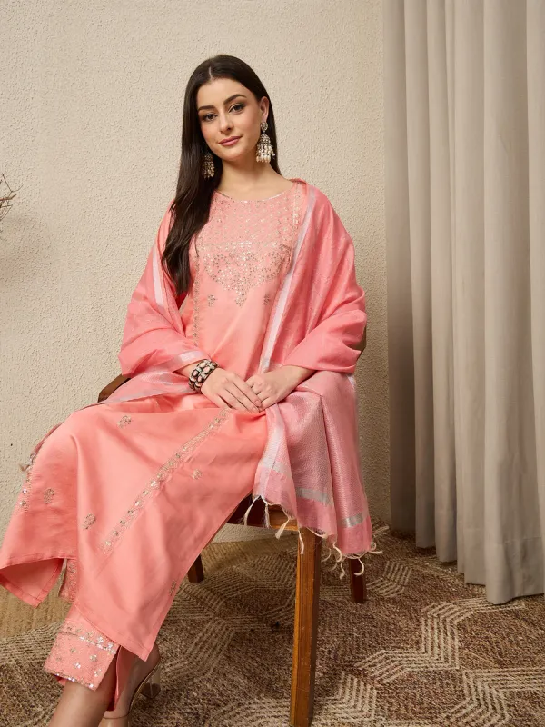Floral_Embroidered_Viscose_Rayon_Round_Neck_Kurta_Trouser_&_Dupatta