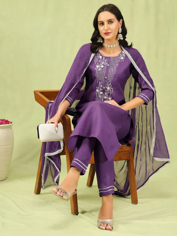 Floral_Embroidered_Cotton_Blend_Round_Neck_Kurta_Trouser_&_Dupatta