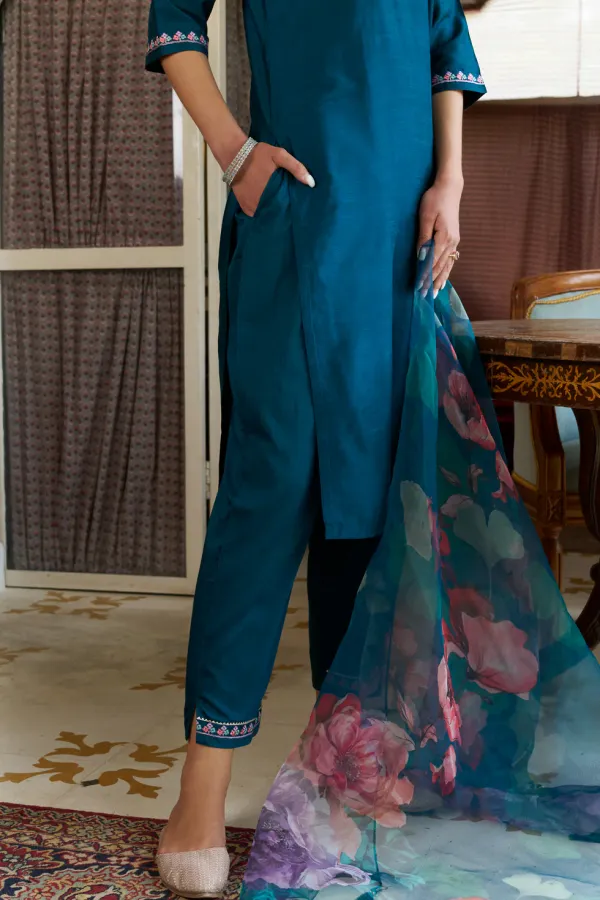 Floral_Embroidered_Cotton_Silk_Round_Neck_Kurta_Trouser_&_Dupatta