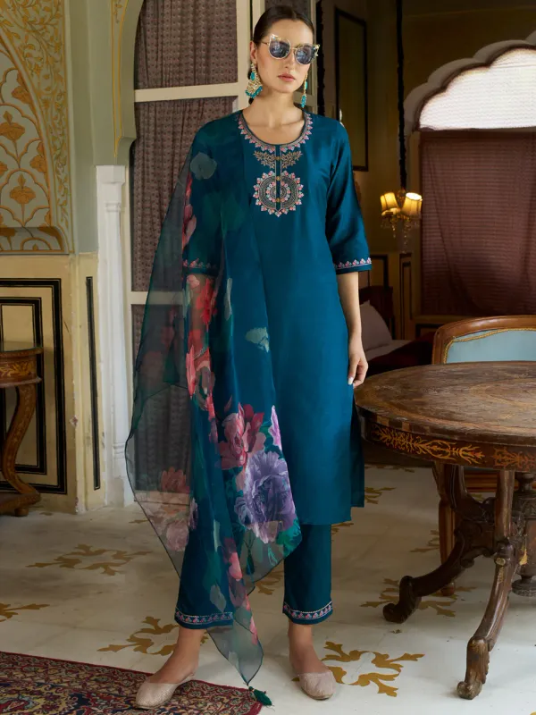 Floral_Embroidered_Cotton_Silk_Round_Neck_Kurta_Trouser_&_Dupatta
