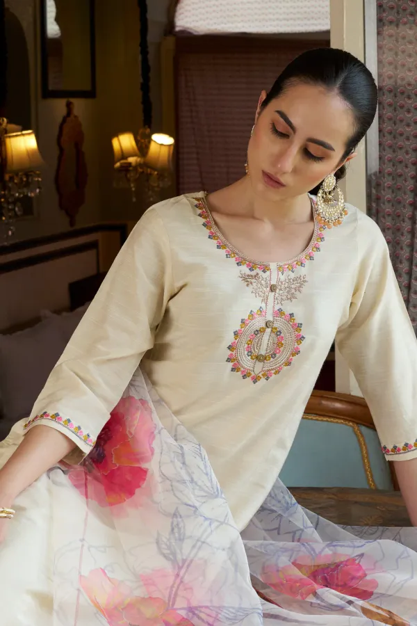 Floral_Embroidered_Cotton_Silk_Round_Neck_Kurta_Trouser_&_Dupatta