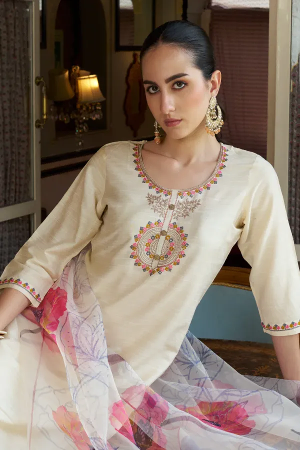 Floral_Embroidered_Cotton_Silk_Round_Neck_Kurta_Trouser_&_Dupatta