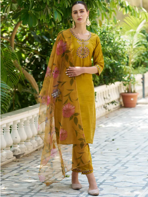 Floral_Embroidered_Cotton_Silk_Round_Neck_Kurta_Trouser_&_Dupatta