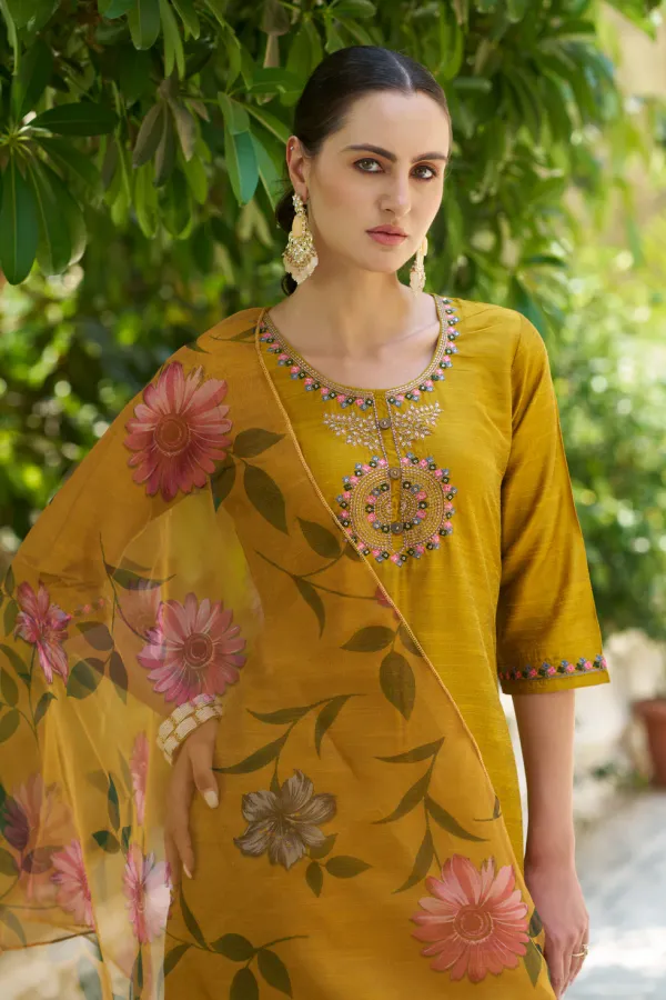 Floral_Embroidered_Cotton_Silk_Round_Neck_Kurta_Trouser_&_Dupatta