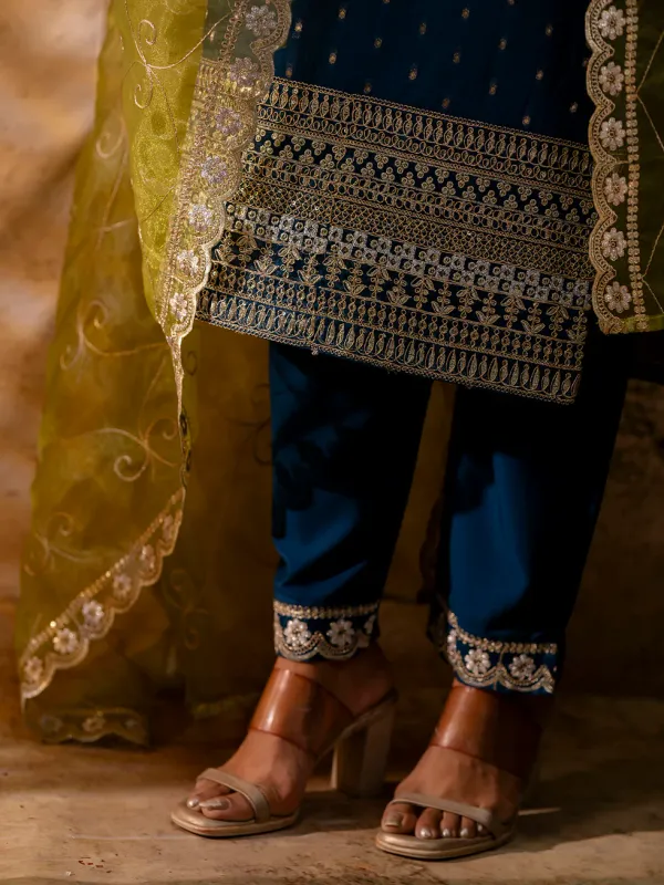 Floral_Embroidered_Chanderi_Silk_V_Neck_Kurta_Trouser_&_Dupatta