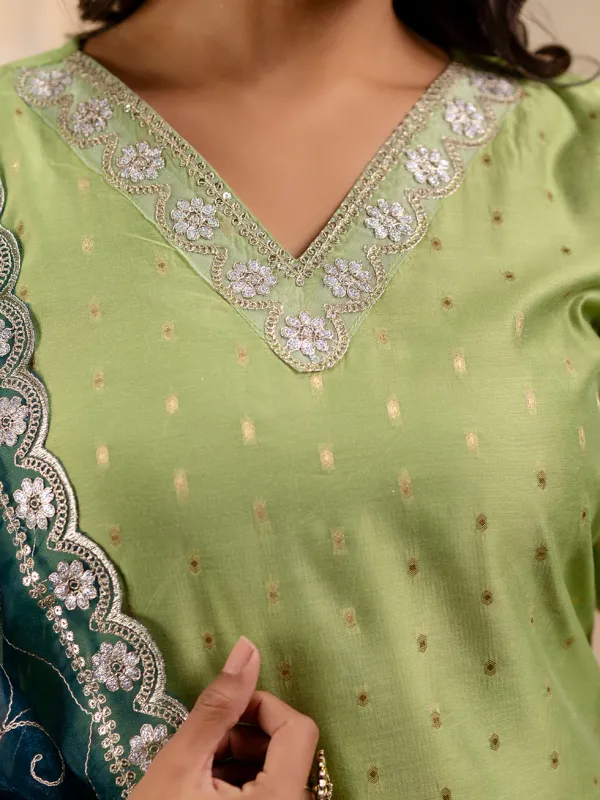 Floral_Embroidered_Chanderi_Silk_V_Neck_Kurta_Trouser_&_Dupatta
