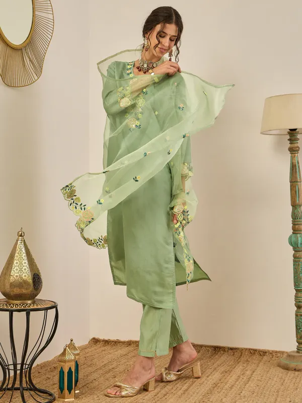 Floral_Embroidered_Silk_Blend_Round_Neck_Kurta_Trouser_&_Dupatta